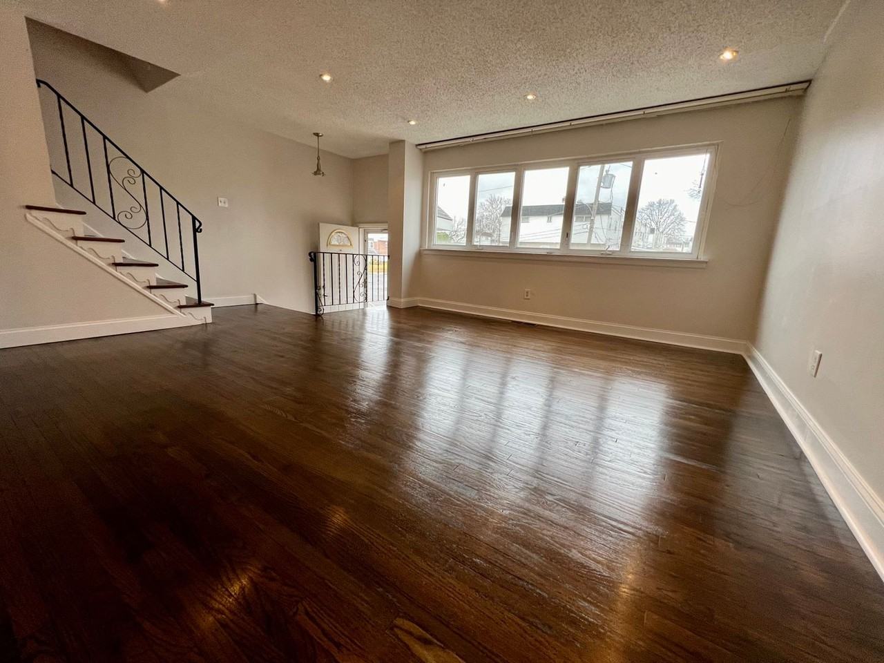 11756 Lanett Rd - Photo 6 of 32