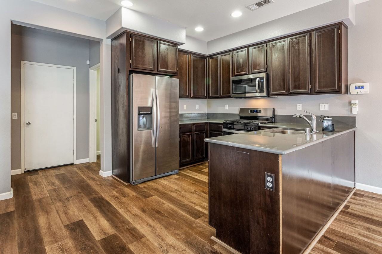 1520 Santa Carolina Rd #4 - Photo 7 of 26