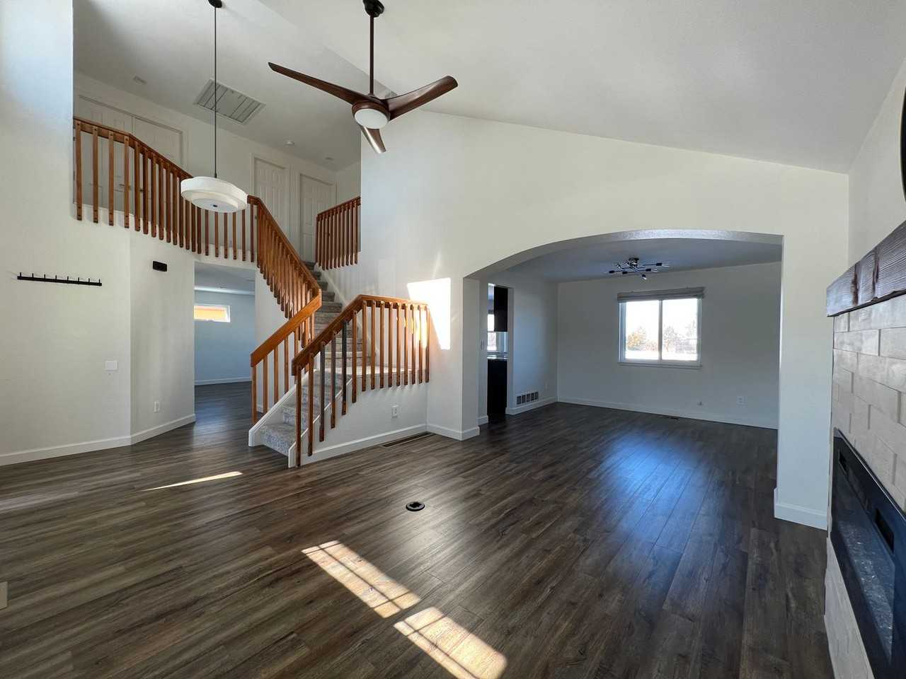 1358 Banner Cir - Photo 5 of 28