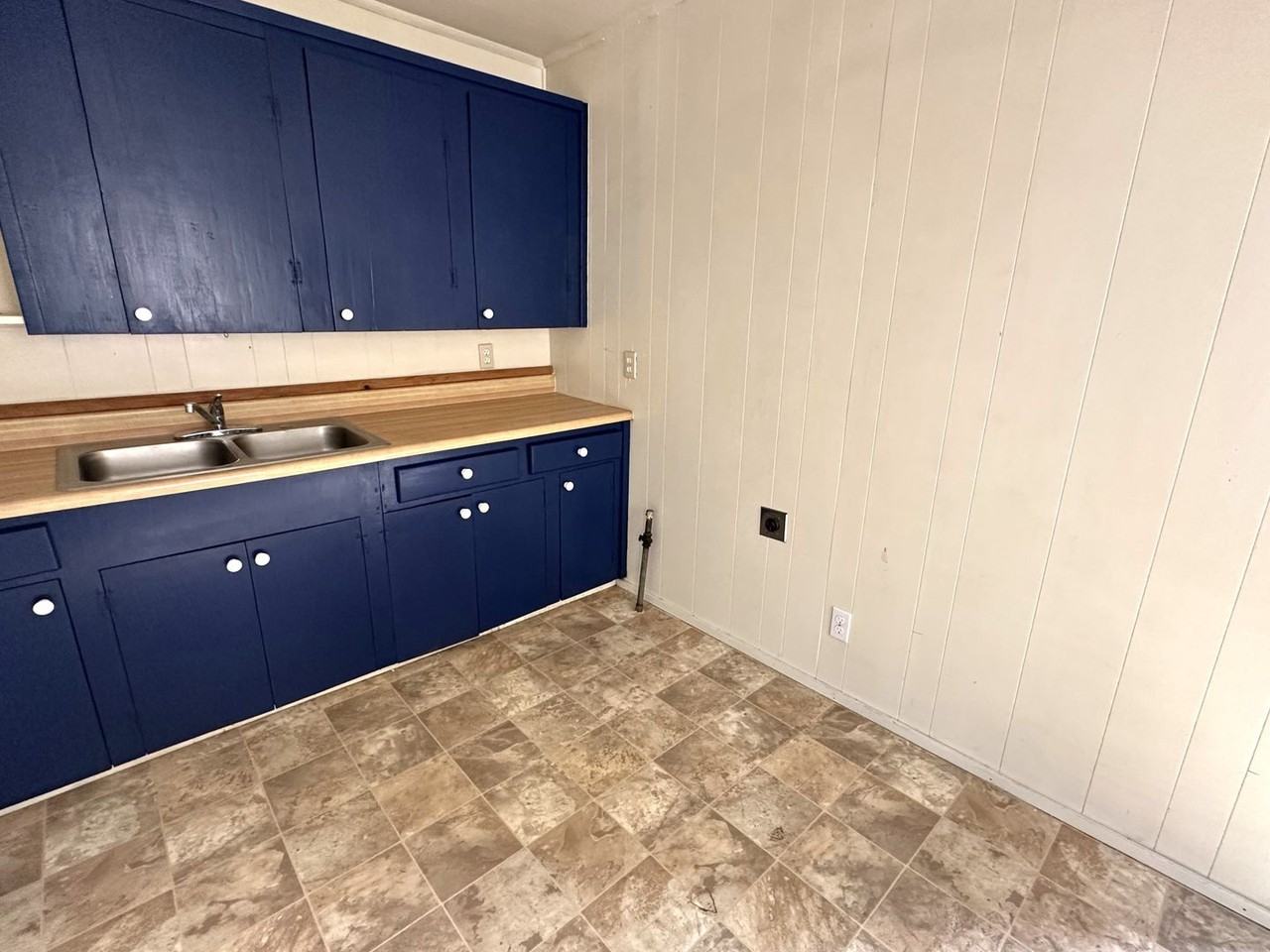 160 Hebert St - Photo 3 of 7