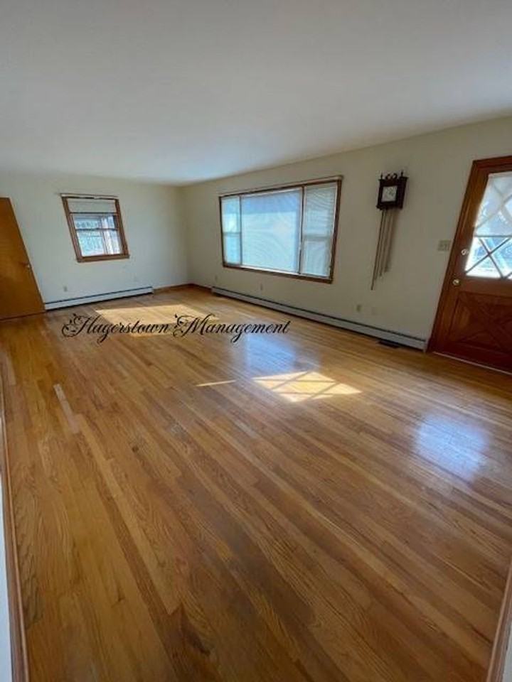 13720 Poplar Grove Rd - Photo 4 of 15