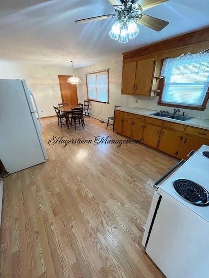 13720 Poplar Grove Rd - Photo 7 of 15