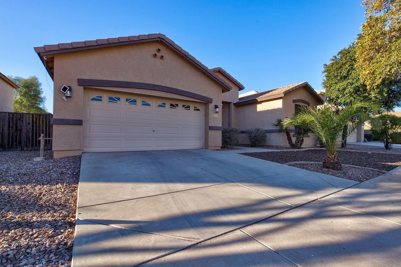 13643 W Country Gables Dr - Photo 3 of 37