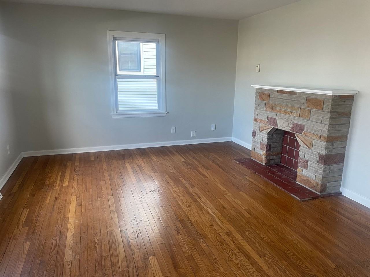 20110 Mountville Dr - Photo 2 of 12