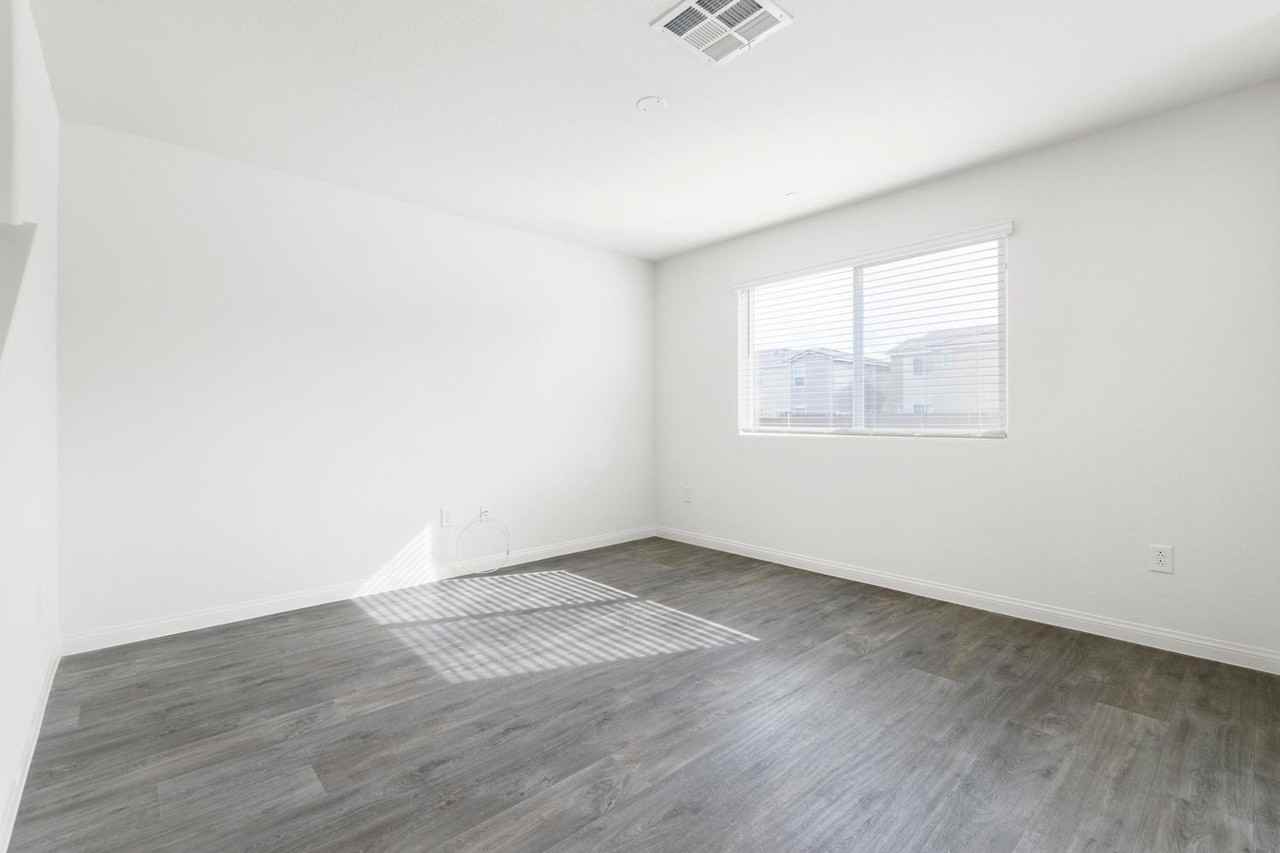 2637 Wimbledon White Ct - Photo 3 of 15