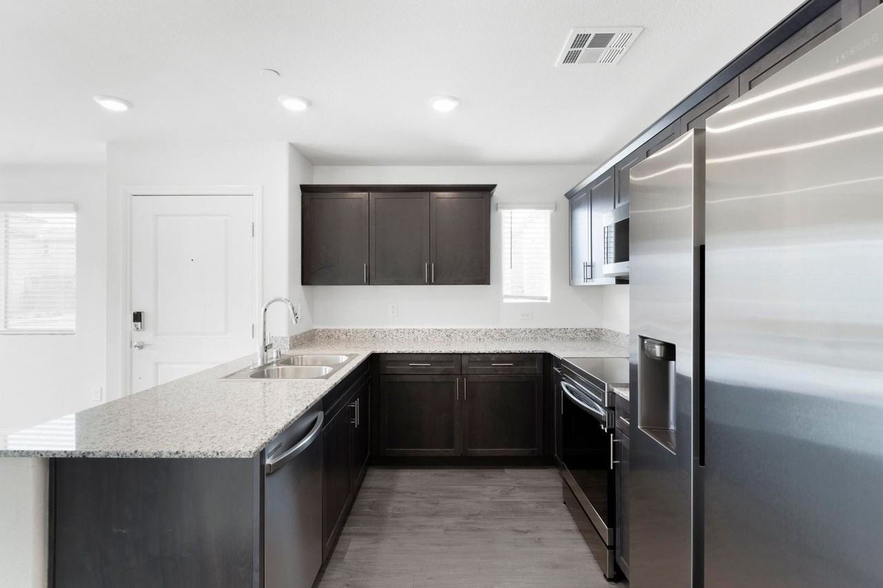 2637 Wimbledon White Ct - Photo 5 of 15