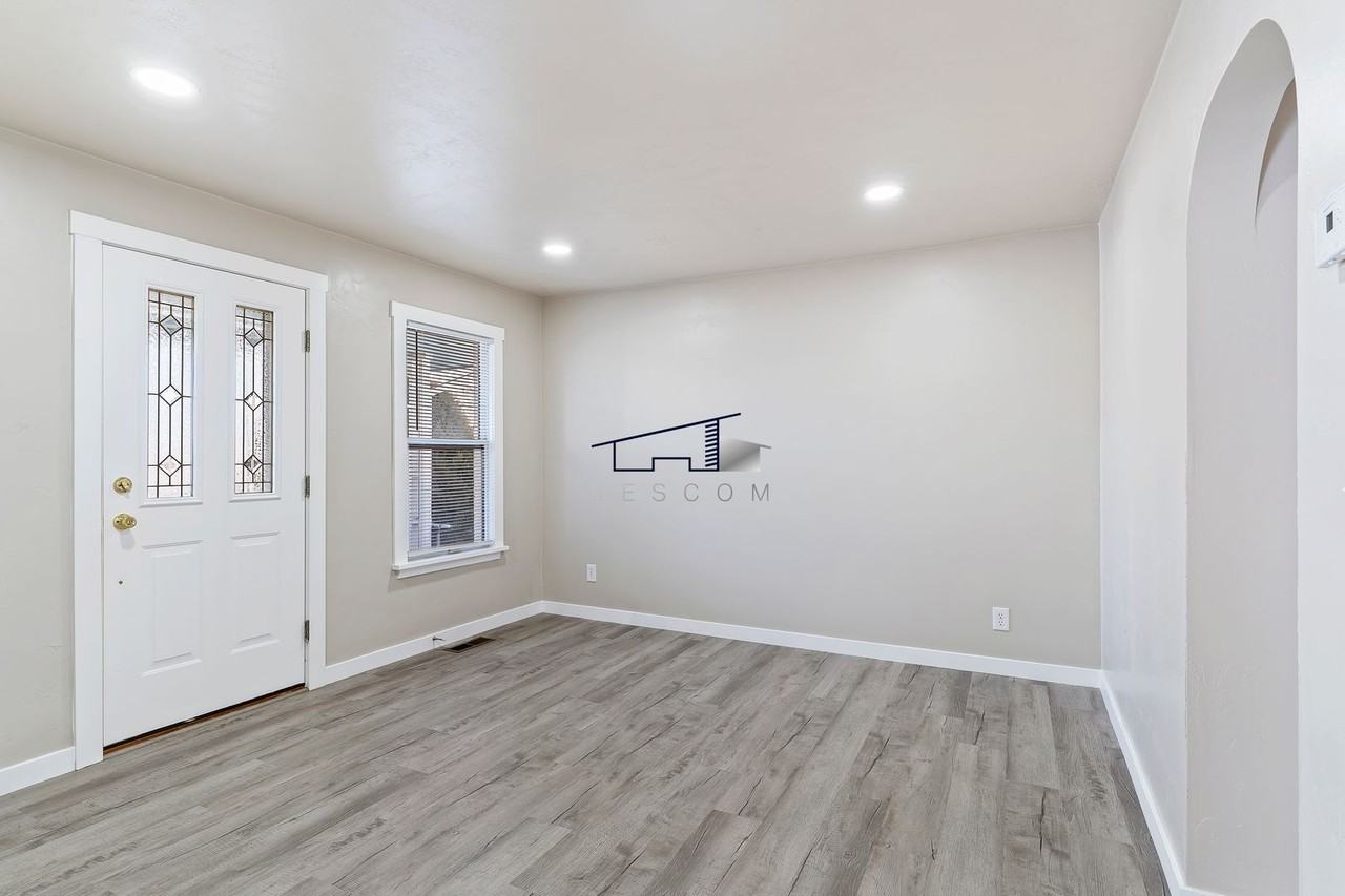 3480 Ogden Ave - Photo 7 of 35