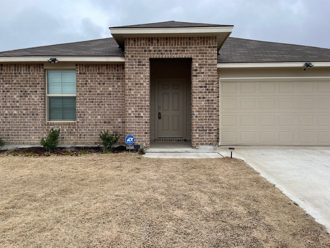 2716 Sherco Rd - Photo 3 of 43