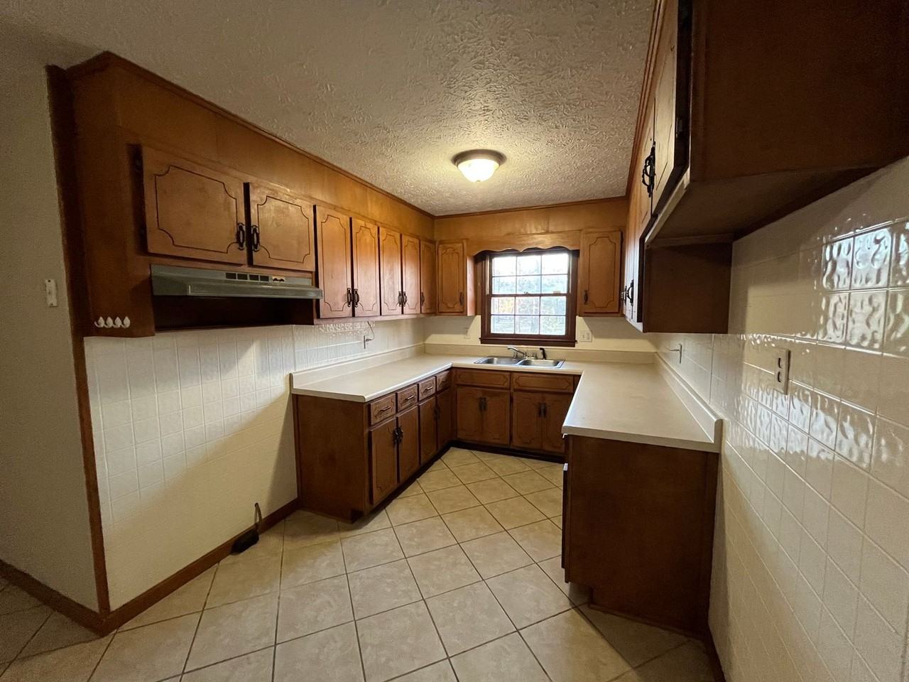 1639 New Rosedale Rd Ne - Photo 2 of 12