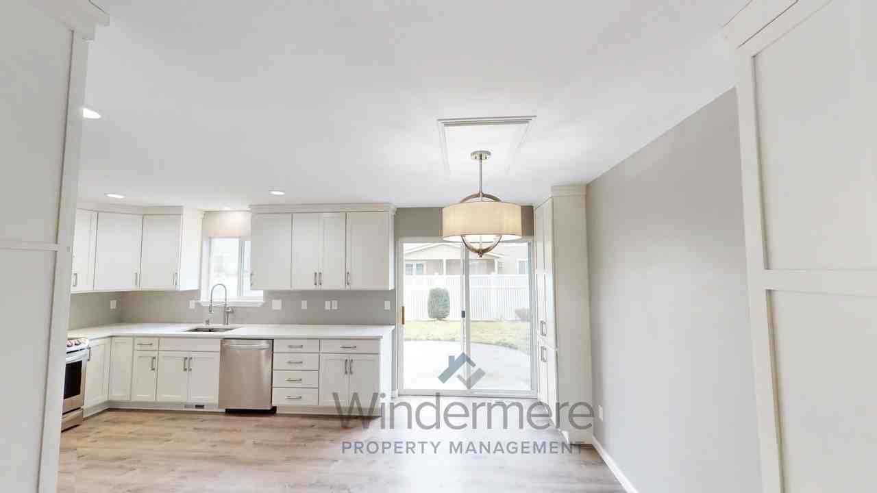 739 Se Landen Dr - Photo 4 of 19