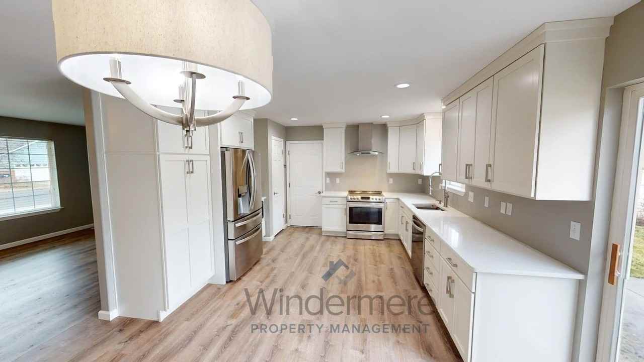 739 Se Landen Dr - Photo 7 of 19