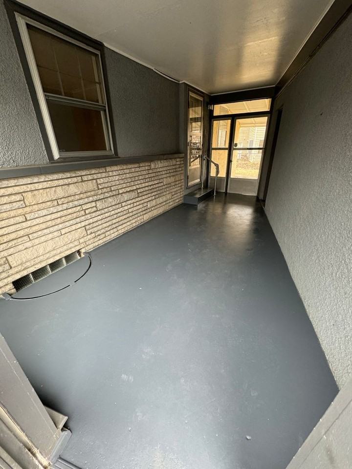 2770 Tremont Rd - Photo 2 of 50