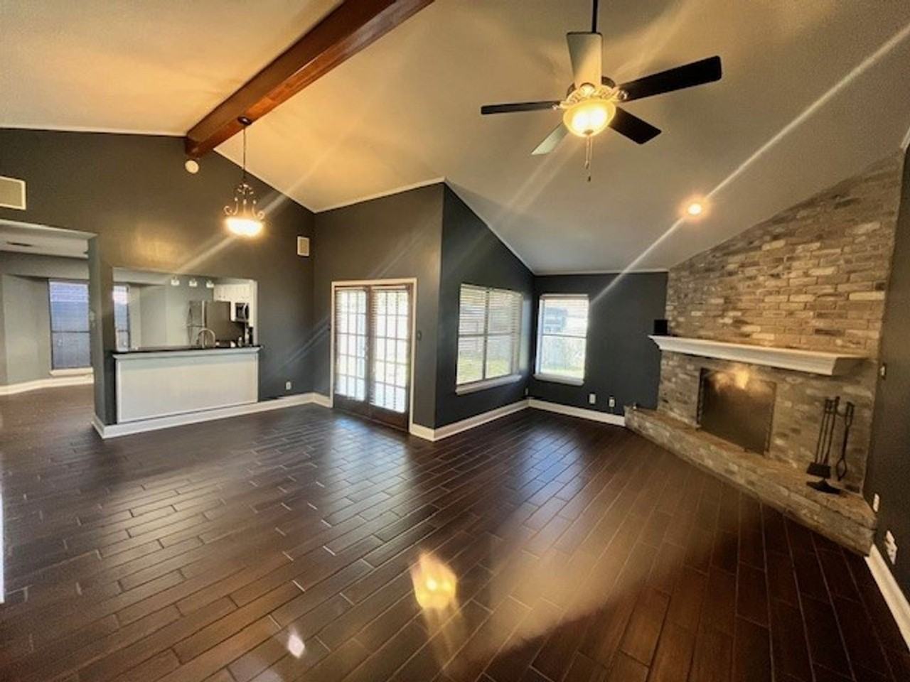 224 Spur Dr - Photo 2 of 16