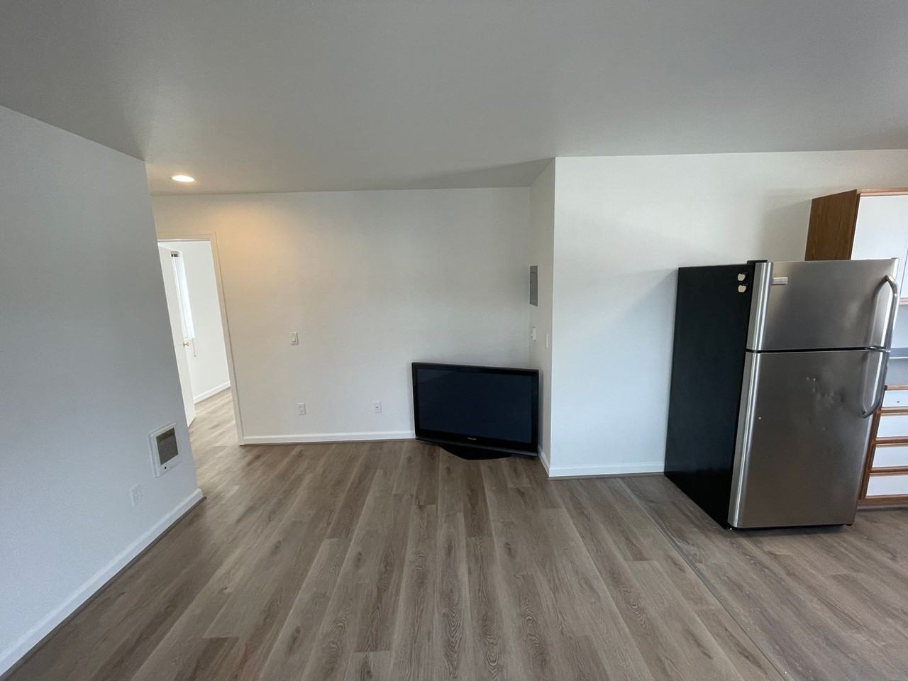 2304 Skyline Way - Photo 6 of 17