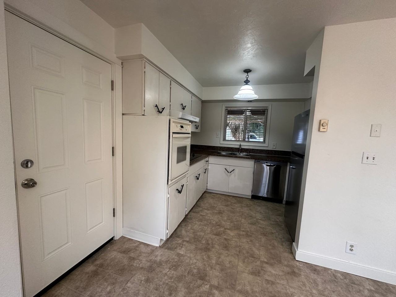 3344 6th Ave S - Photo 7 of 27