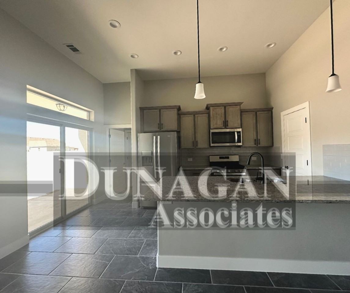 3723 Sapphire Dr - Photo 2 of 12