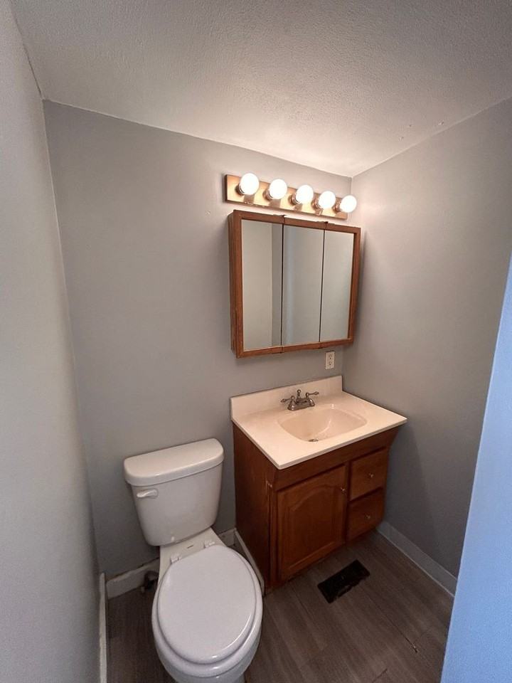 1506 Esplanade Ave - Photo 5 of 12