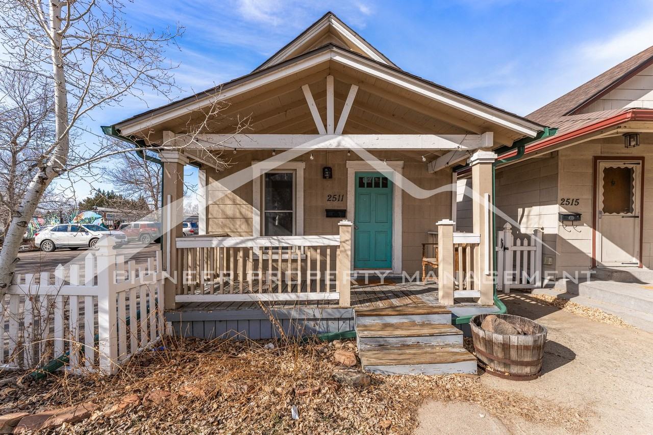 2511 Ames St - Photo 2 of 17