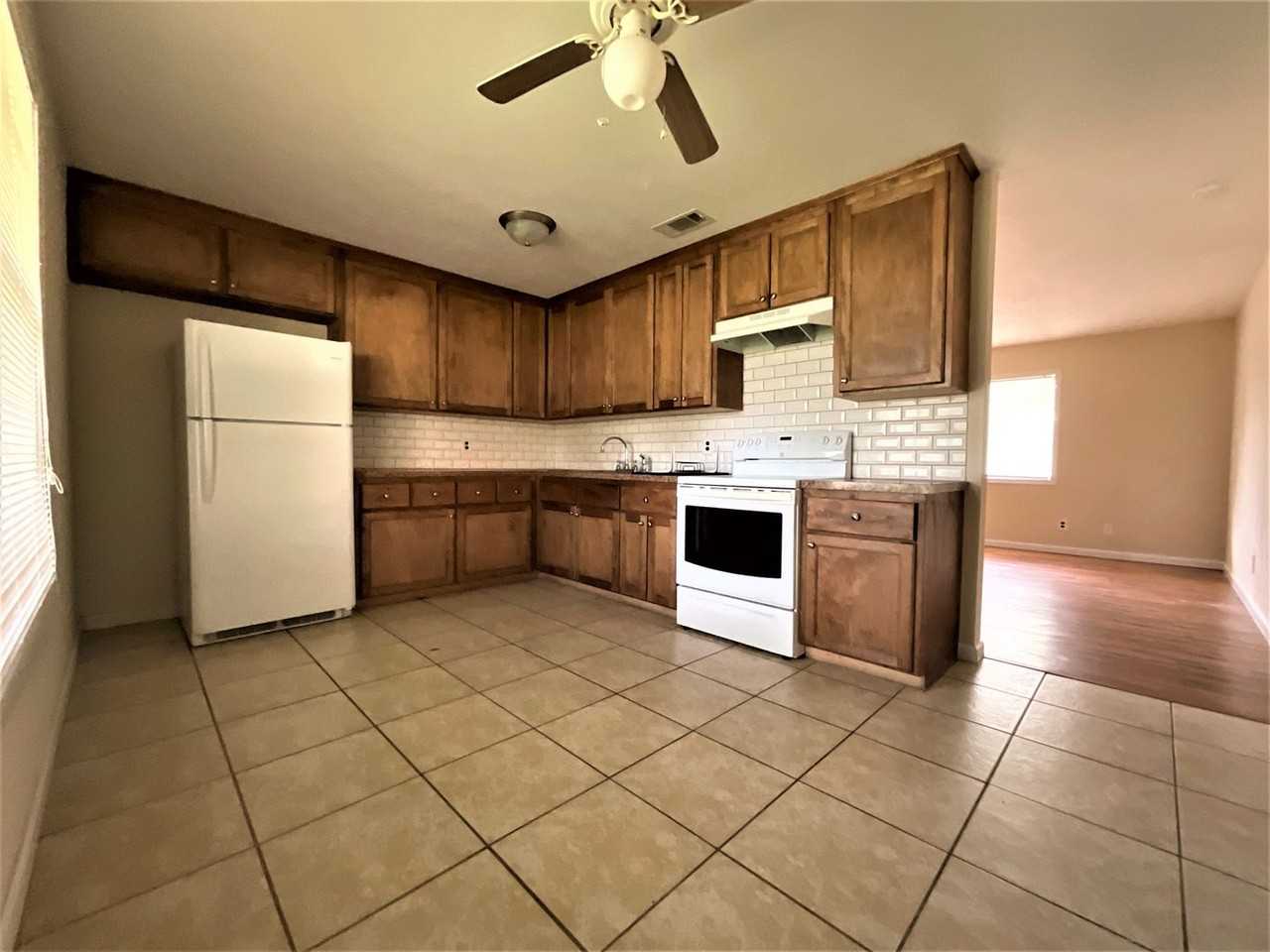 493 Nila Sue Dr - Photo 2 of 15