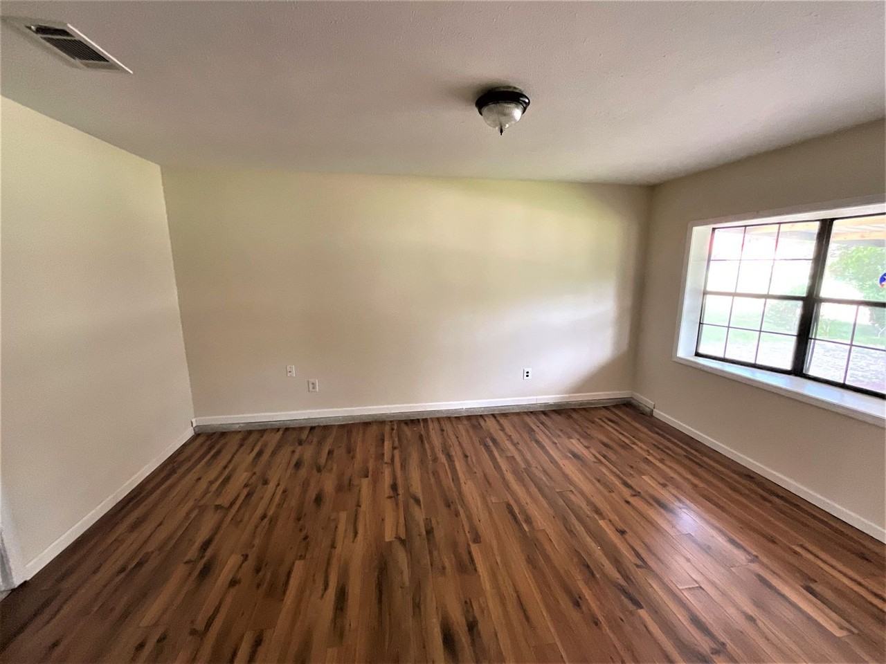 493 Nila Sue Dr - Photo 5 of 15