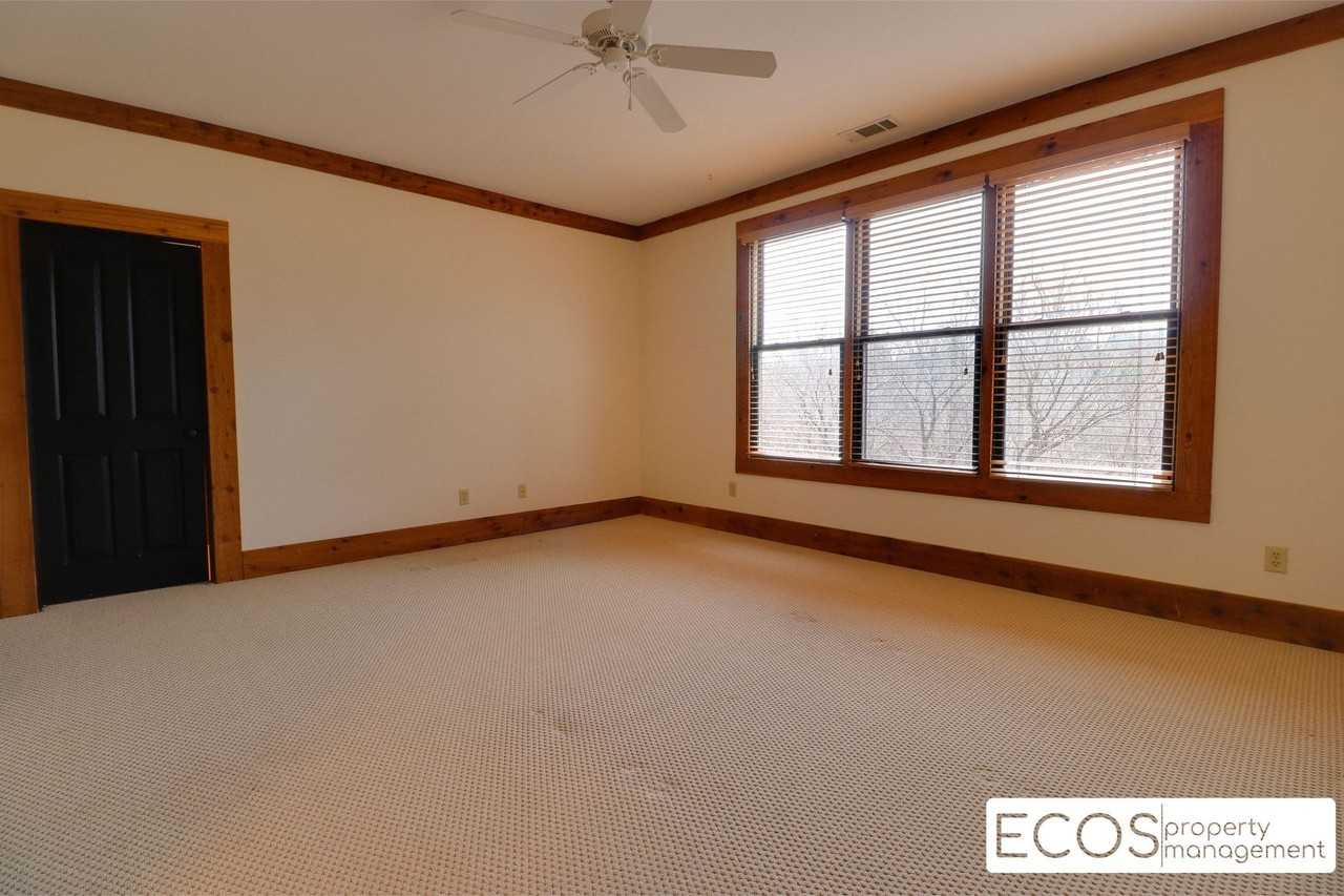 1426 Lovelace Rd - Photo 3 of 35