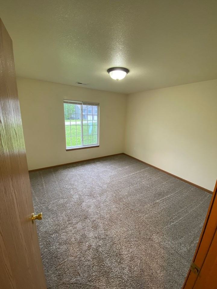 22625A Hollow Oak Ln - Photo 7 of 17