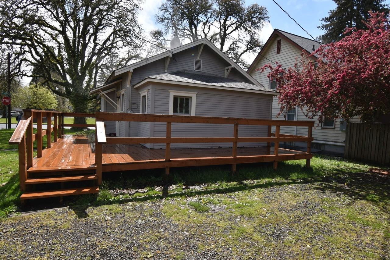 1503 Queen Ave Sw - Photo 4 of 15