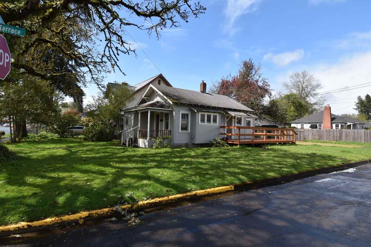 1503 Queen Ave Sw - Photo 3 of 15