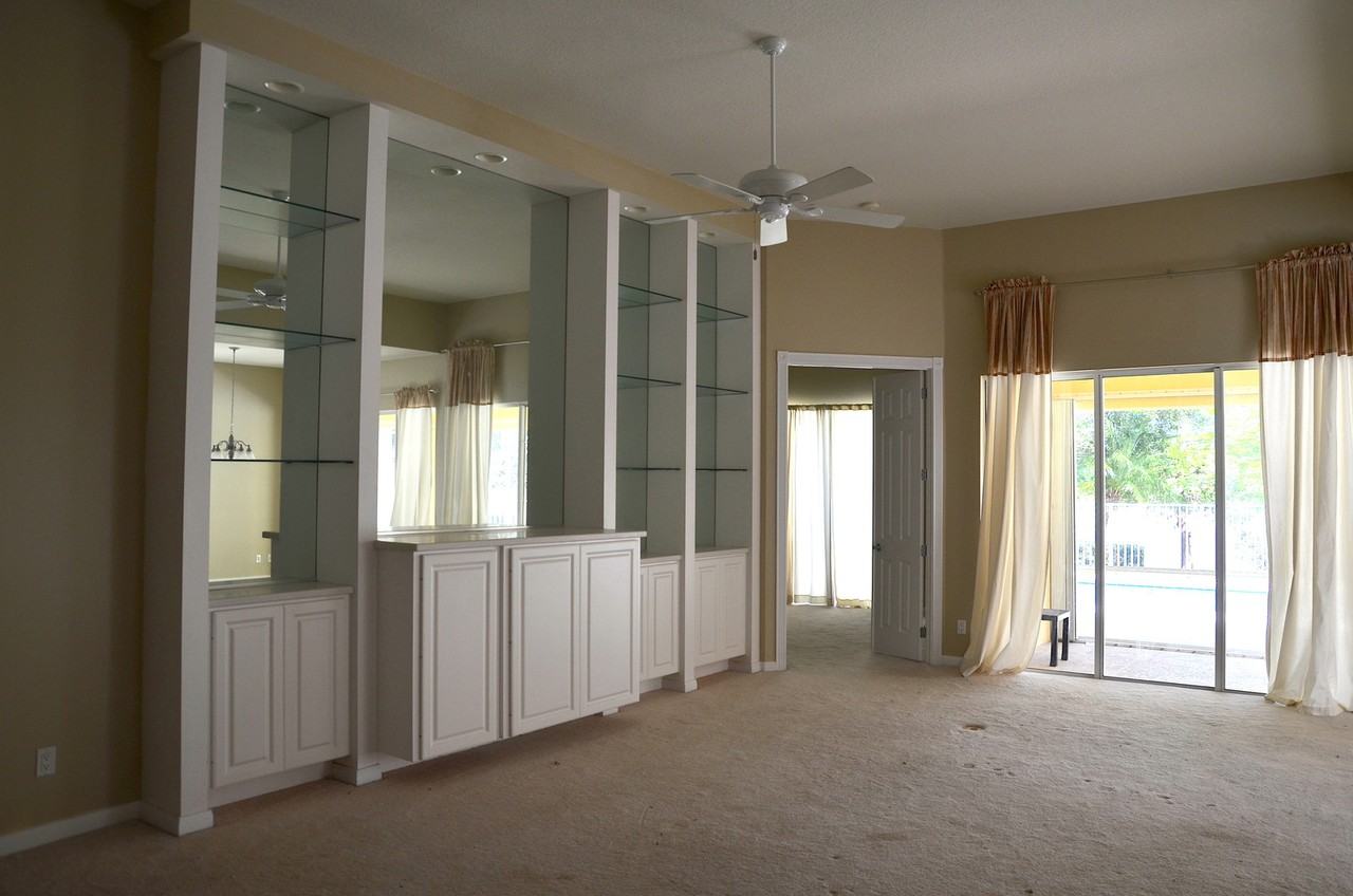 11835 Gennaro Ln - Photo 3 of 10