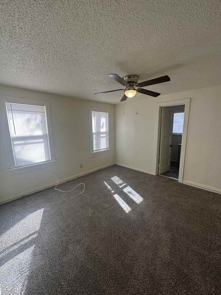 1424 Sheldon Street - Photo 7 of 30