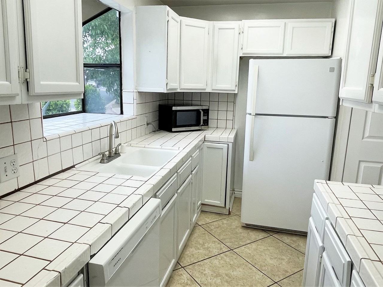 7624 Flight Ave - Photo 5 of 11