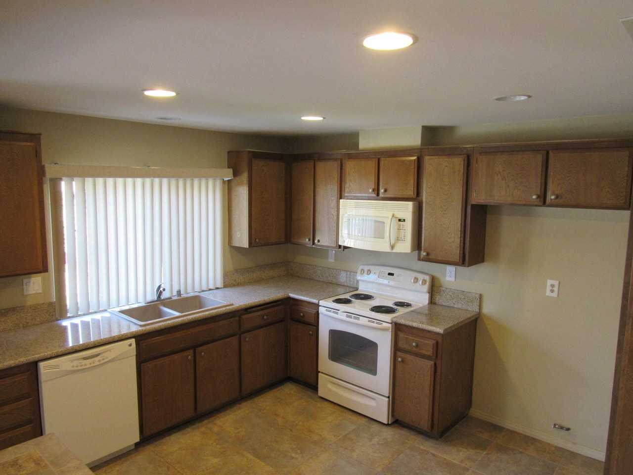 1889 Ballina Dr - Photo 3 of 15