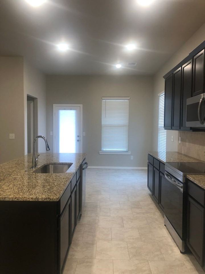 7907 Bellamy Dr - Photo 7 of 31