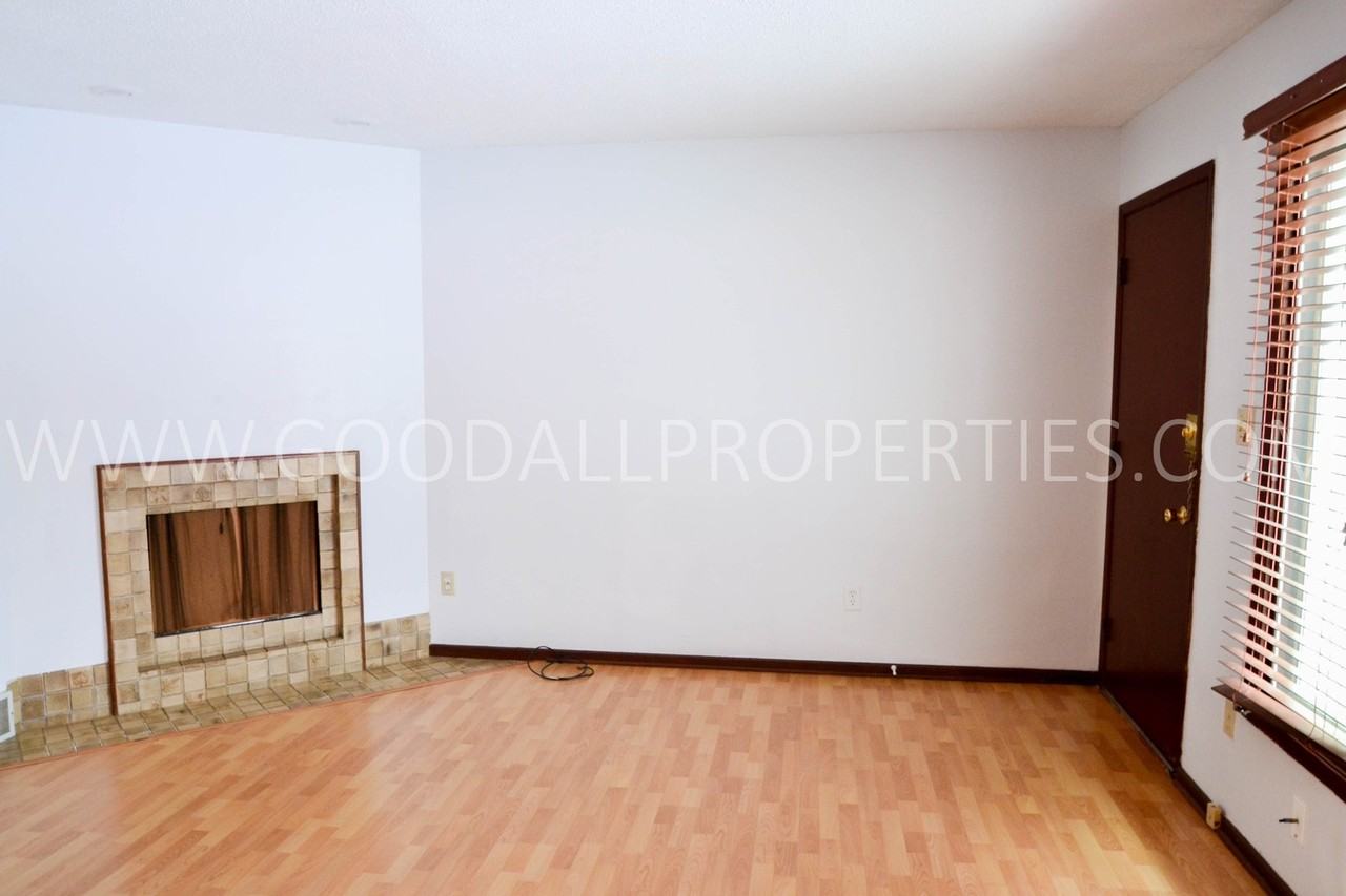 3421 Merle Hay Rd - Photo 3 of 7