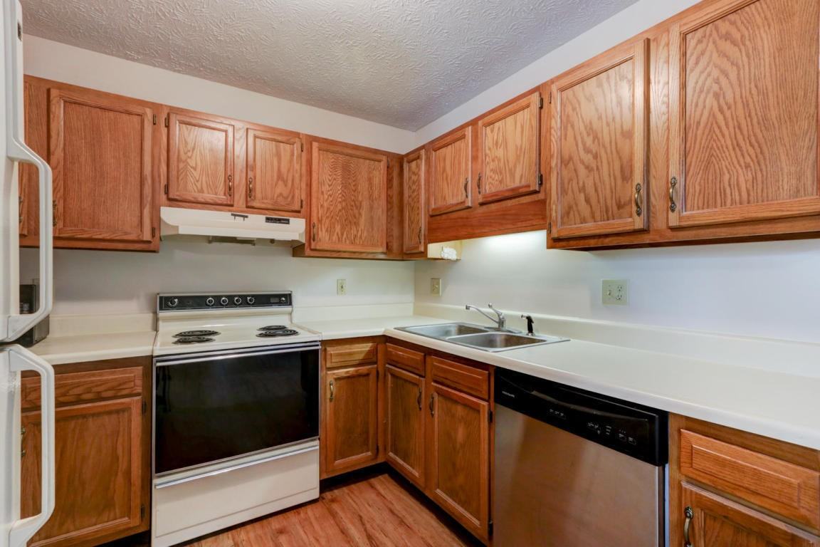 1341 Woodridge Dr - Photo 5 of 21