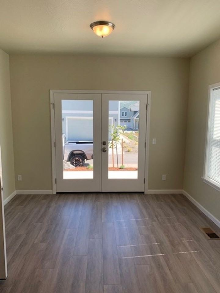 261 Willow Way - Photo 4 of 15