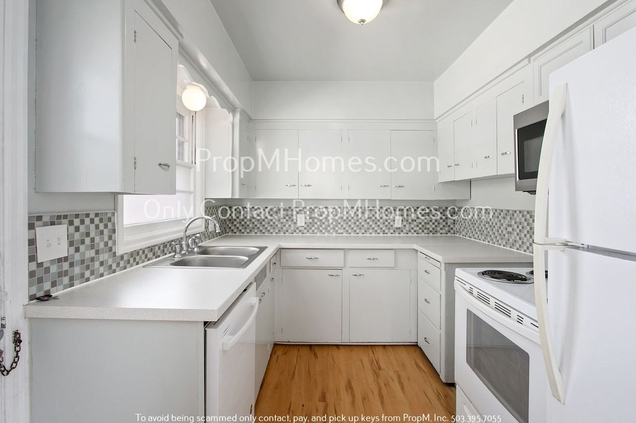 5127 Se Tibbetts St - Photo 5 of 21