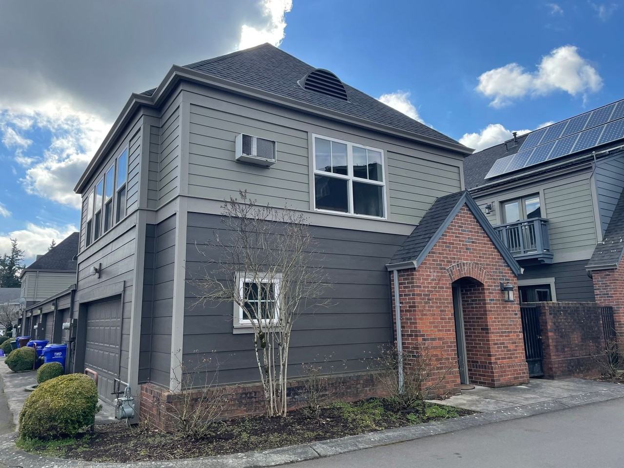 1510 Ne Village St - Photo 2 of 18