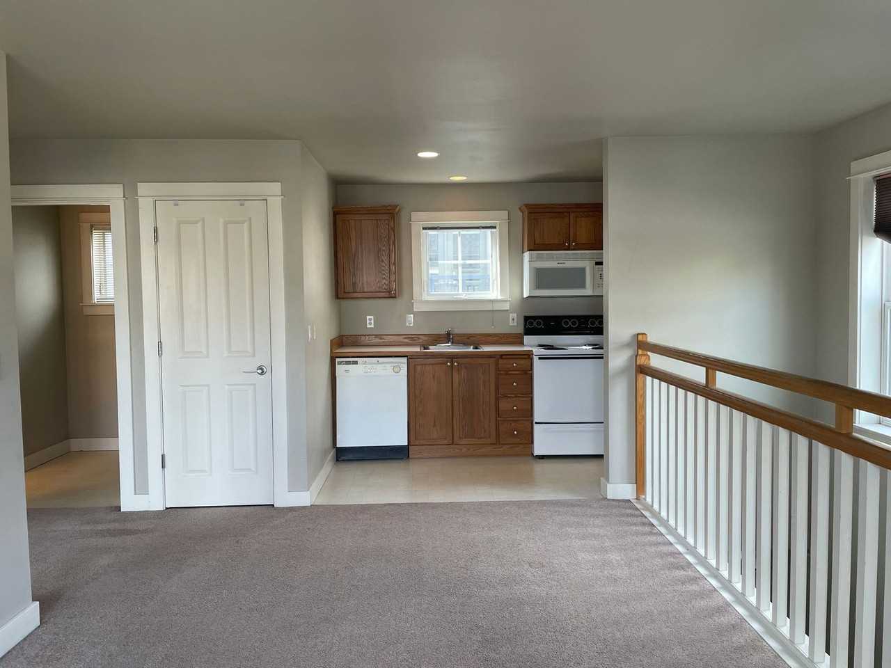 1510 Ne Village St - Photo 6 of 18