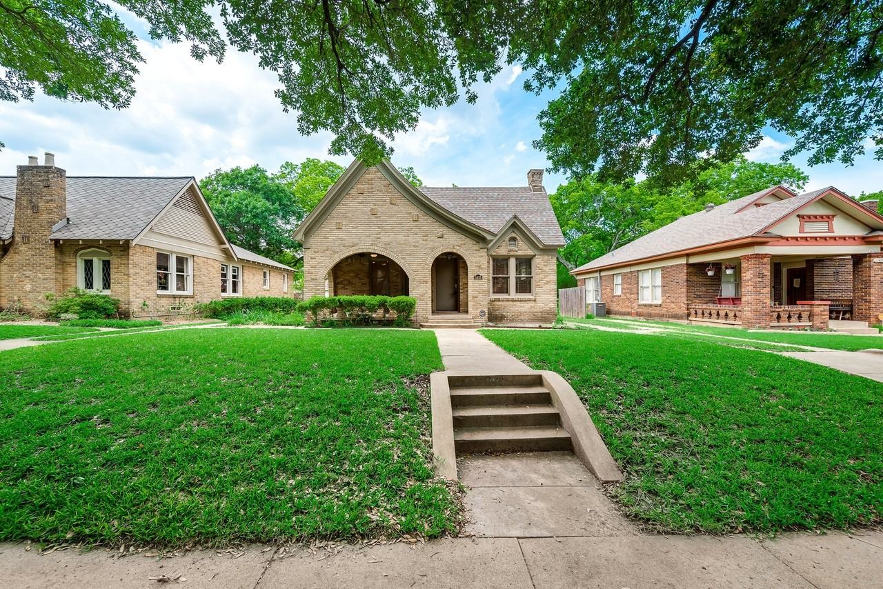 1423 Hollywood Ave - Photo 2 of 23