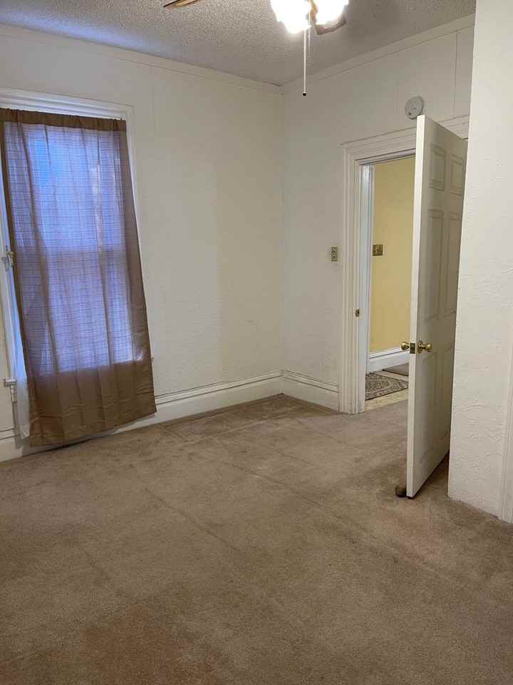 820 S 5th St - Photo 5 of 13