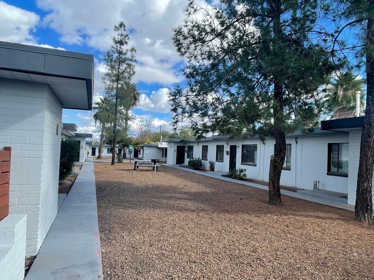 2124 N Forgeus Ave #C - Photo 2 of 27