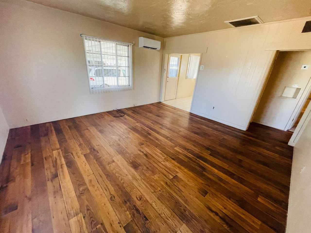 2124 N Forgeus Ave #C - Photo 4 of 27