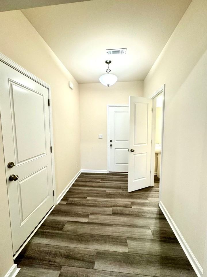 4031 Beckton Trl - Photo 3 of 36