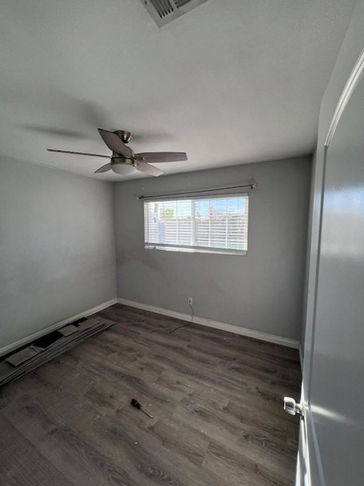 34236 Paris St - Photo 2 of 9