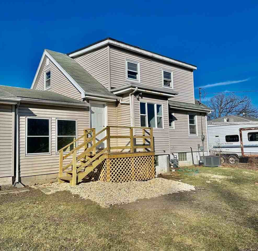 2847 Union St - Photo 2 of 16