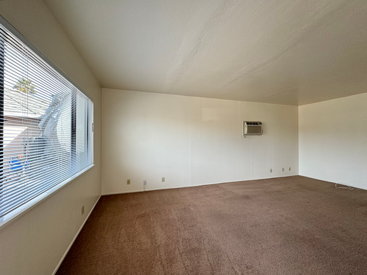 9 Margo Ct - Photo 3 of 21