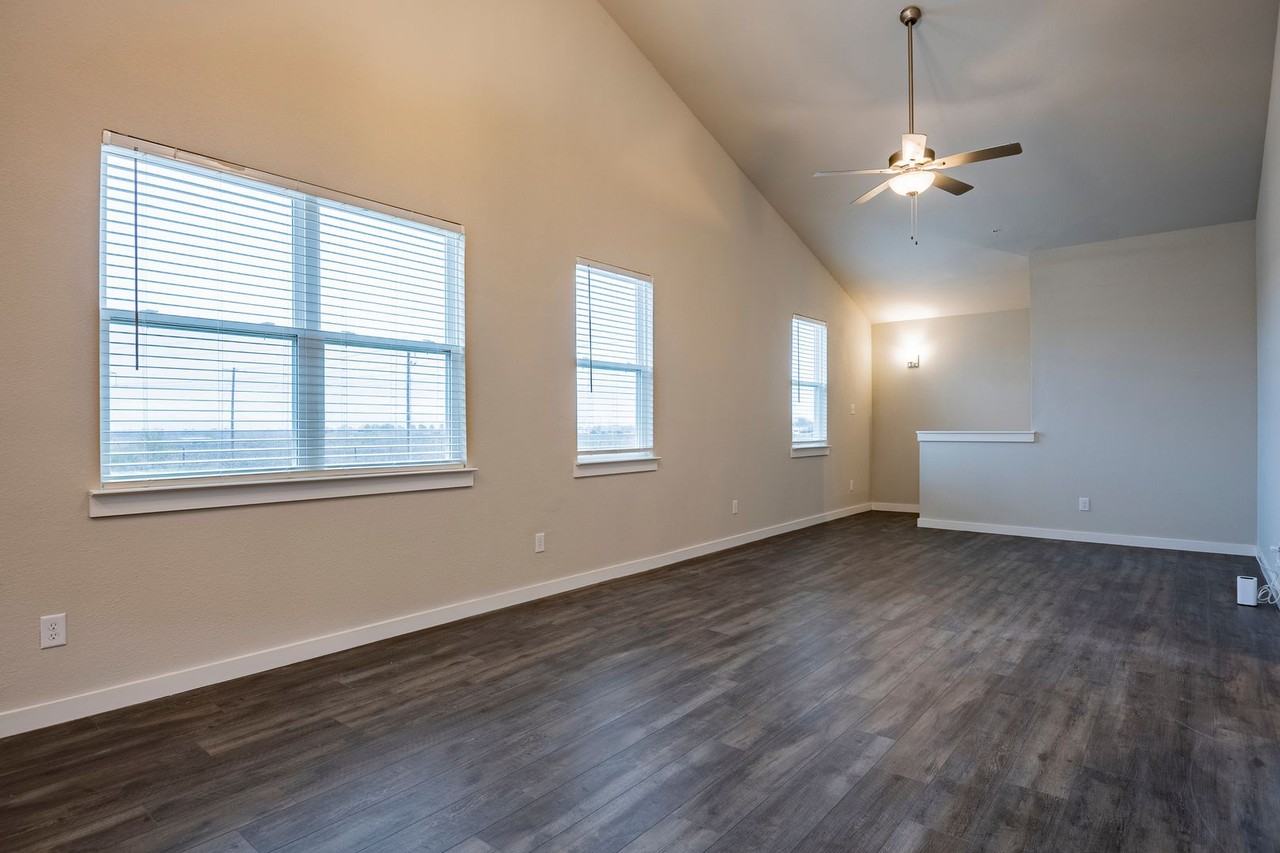 655 Wheatfield Dr - Photo 3 of 17