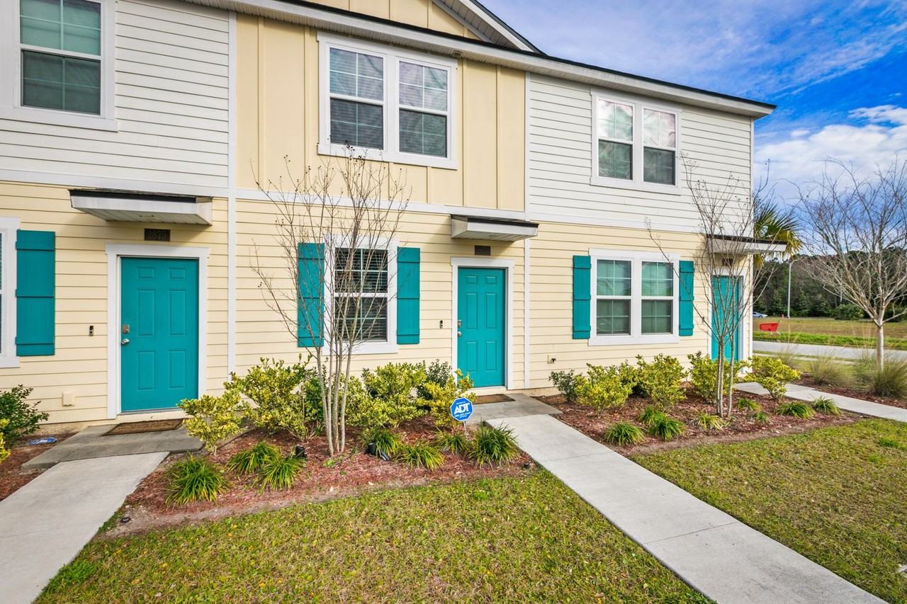 2877 Mule Deer Cir - Photo 2 of 29