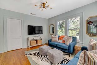 606 1/2 W Dobbs St - Photo 1 of 1